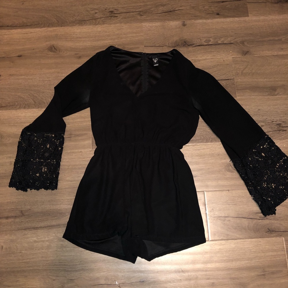 Windsor Romper With Floral Lace Sleeves